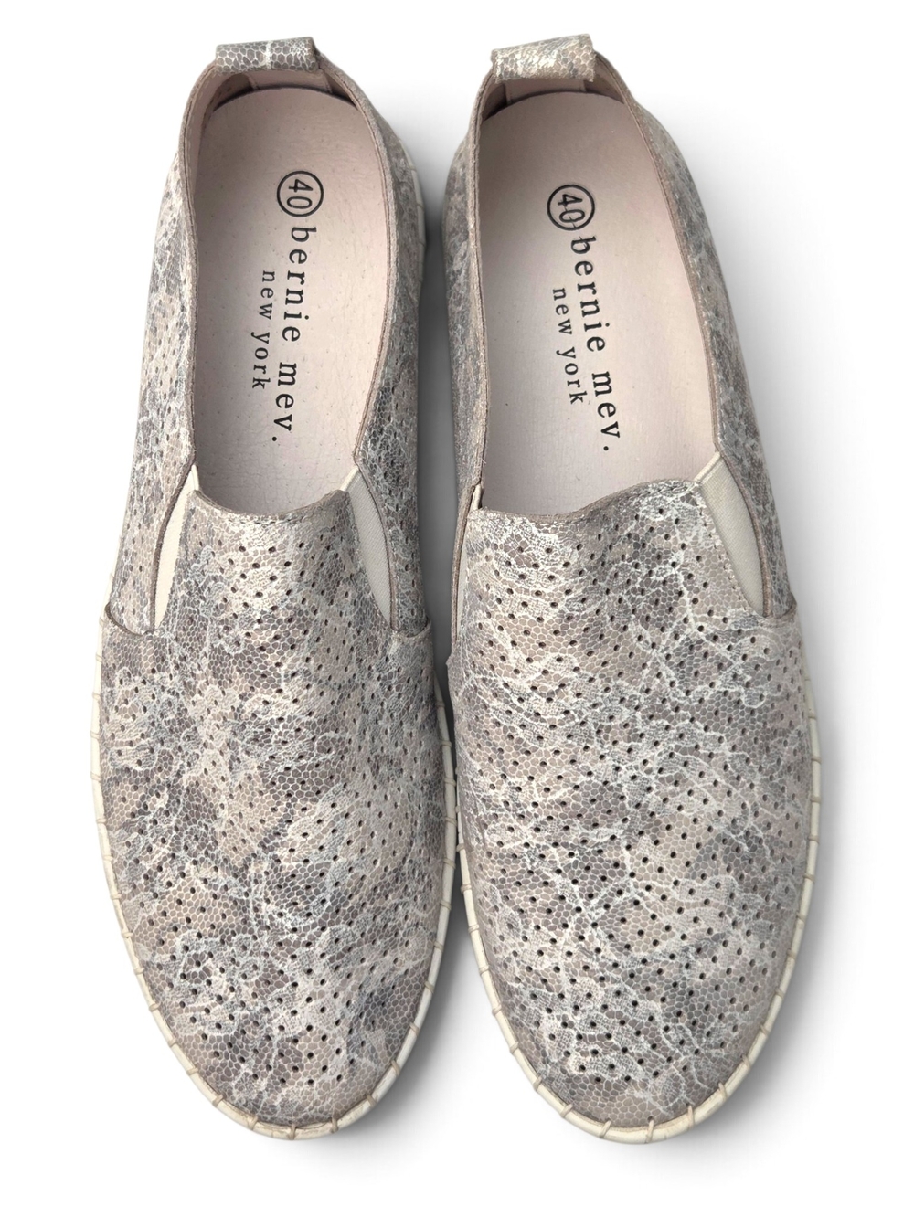 bernie mev. Metallic Silver / Tan Lace Perforated Slip On Loafers Sneakers EU 40 - Picture 2 of 10